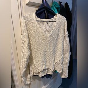 Women’s Universal Threads Sweater